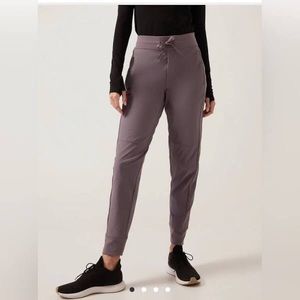 Athleta Hybrid Mid Rise Jogger Size 10